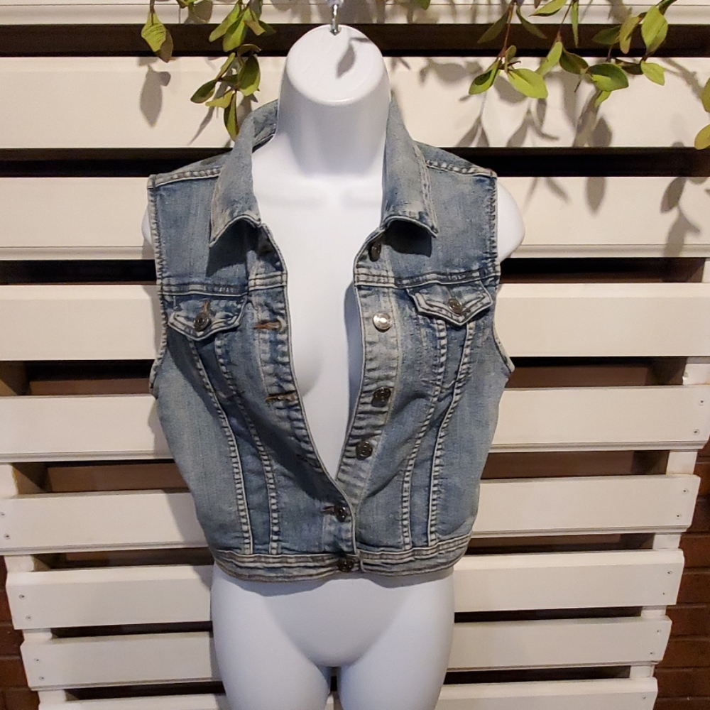 CHIQLE vest.                   #978